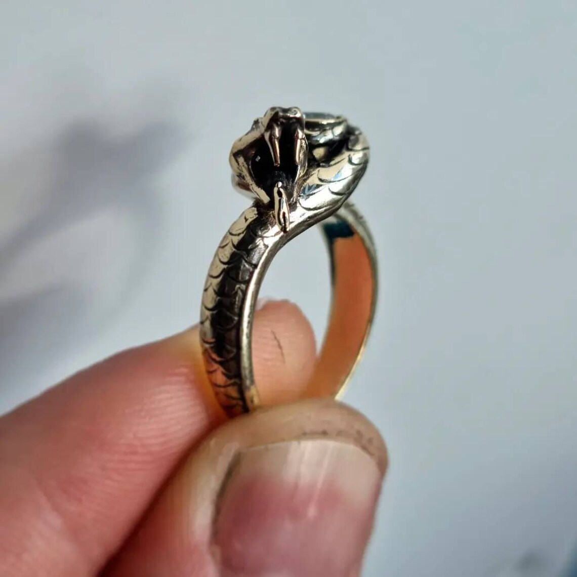 Serpent's Gift in 9ct gold and Diamond